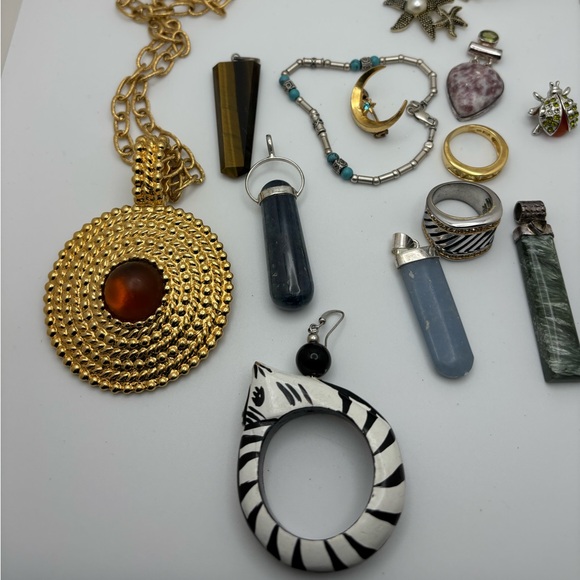 Lot of vintage, newer costume jewelry & real gems; some broken, jewelry making - Picture 9 of 11
